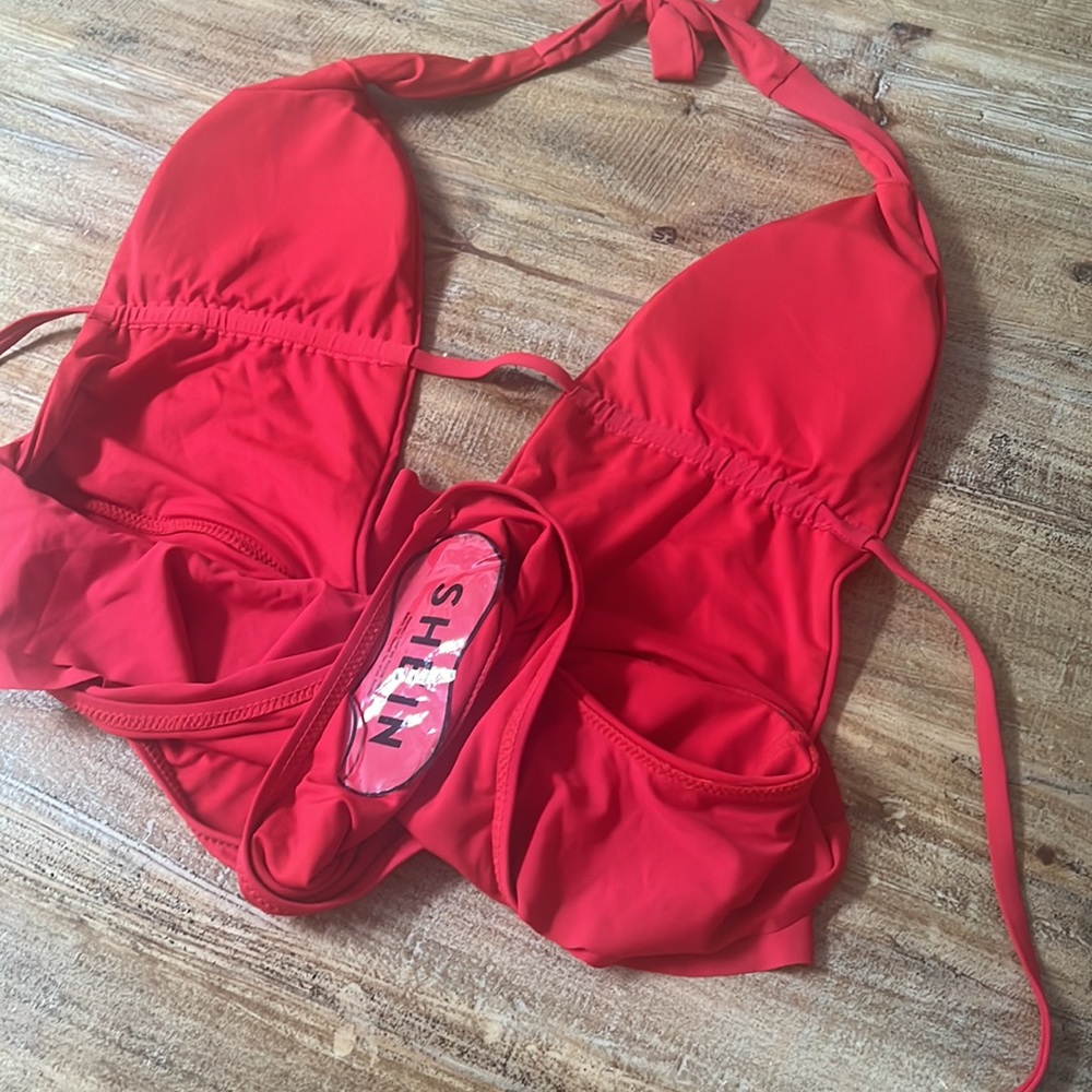 Bathing suit - Picture 3 of 3